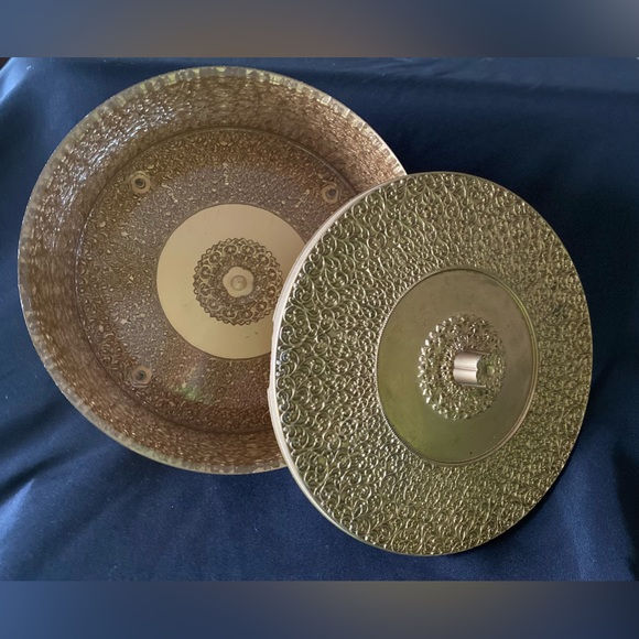 Vintage MCM Ornate Gold Hollywood Regency Round Lidded Storage Sewing Box - Picture 7 of 10